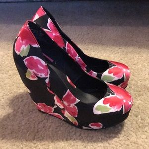 Butterfly  print wedge heel size 7